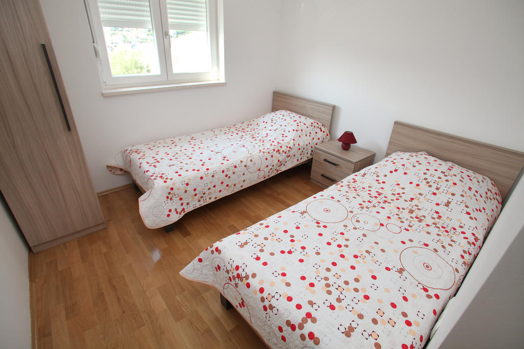 Villa Iris Apartments Сегет-Враница Экстерьер фото