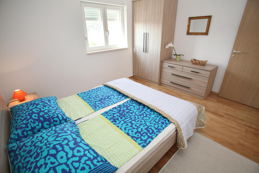 Villa Iris Apartments Сегет-Враница Экстерьер фото
