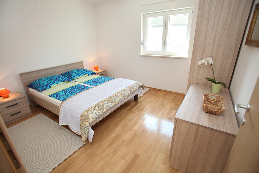 Villa Iris Apartments Сегет-Враница Экстерьер фото