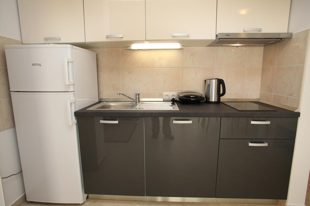 Villa Iris Apartments Сегет-Враница Номер фото